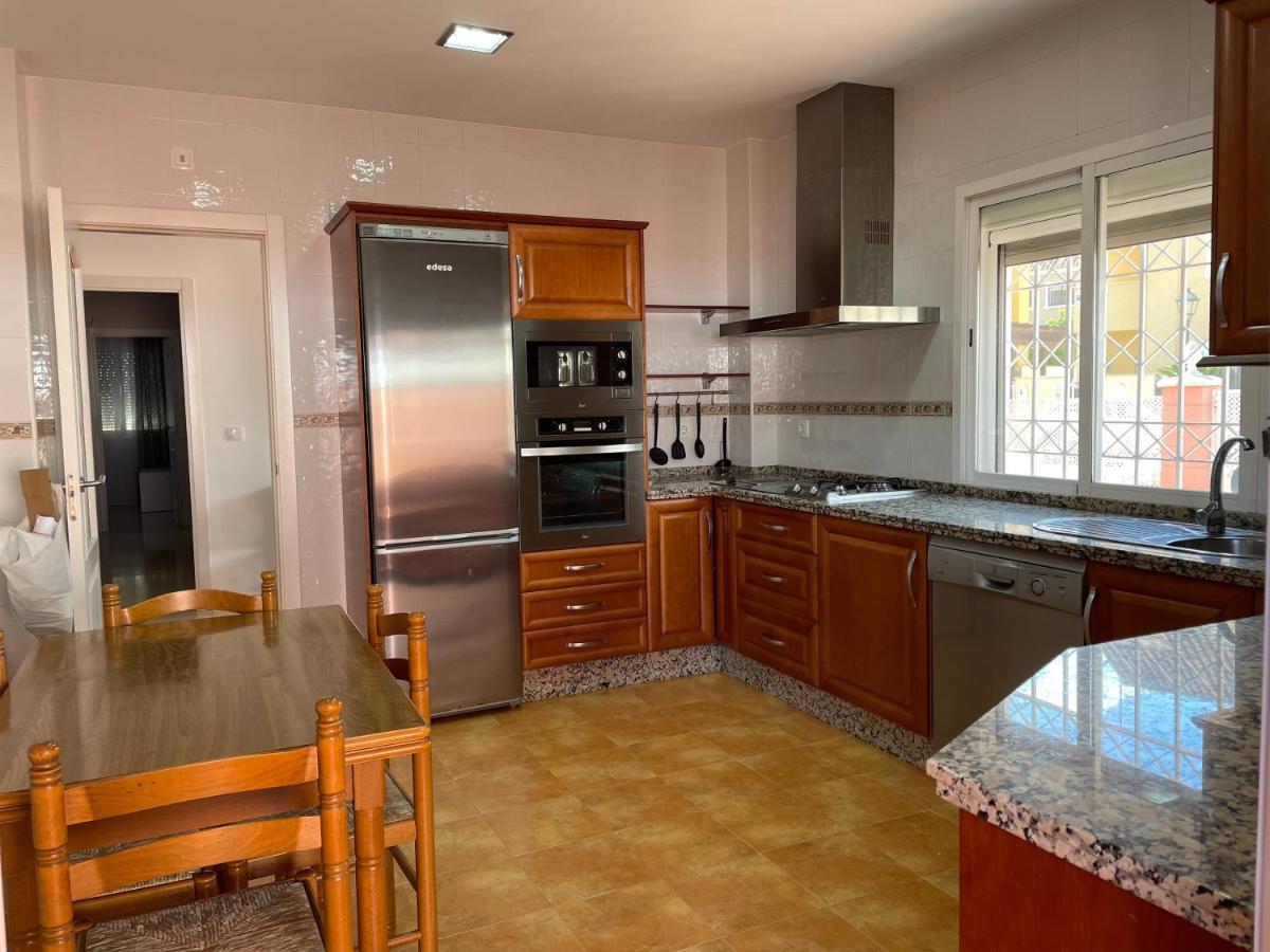 Villa Triana Sevilla Eksteriør billede