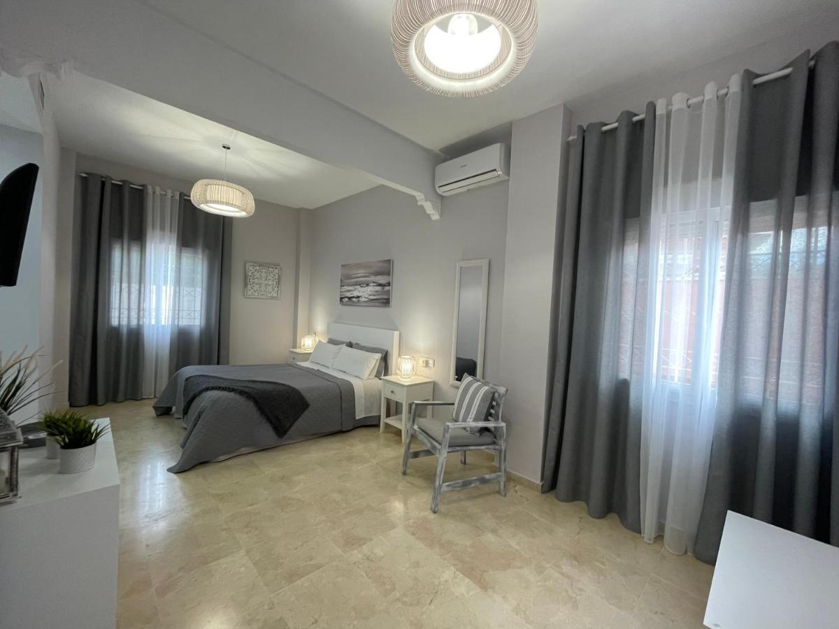 Villa Triana Sevilla Eksteriør billede