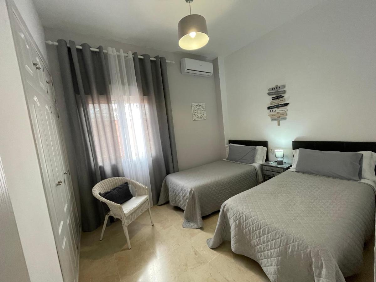 Villa Triana Sevilla Eksteriør billede