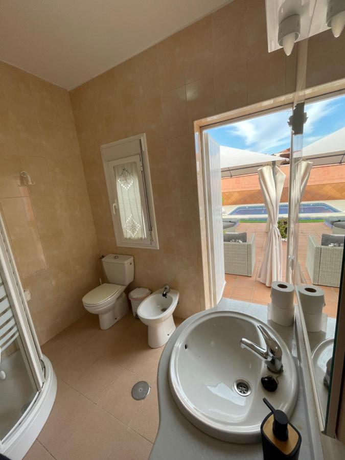 Villa Triana Sevilla Eksteriør billede