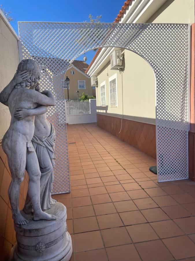 Villa Triana Sevilla Eksteriør billede